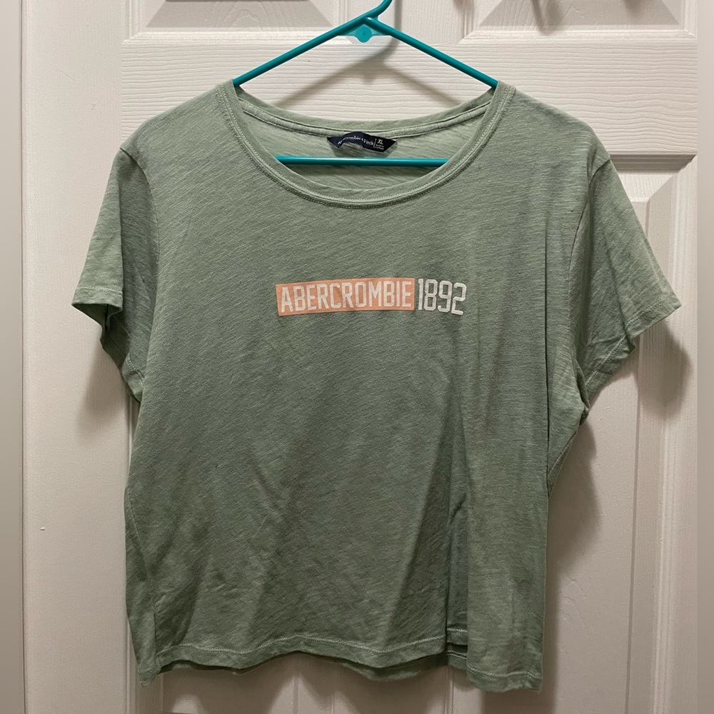 Abercrombie & Fitch cropped T-shirt